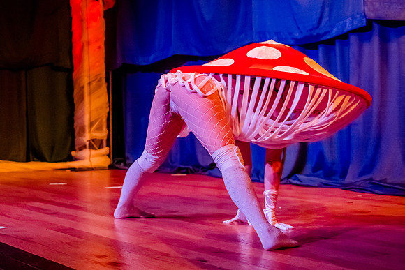 Kiki Cabaret53832