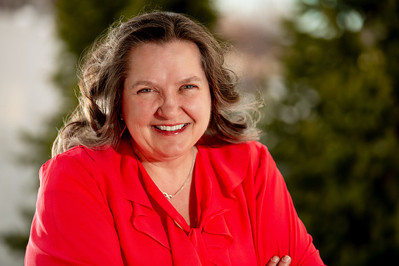 Christine Palmer: A Headshot Session with Personality & Creativity