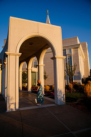 Missionary Photoshoot: Isabelle Petersen at Bountiful Temple
