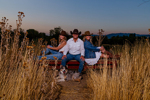 Family Portraits at Wheeler Farm: Alicia Peterson's Blended Family in the Glow of Sunset