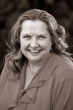 Christine Palmer: A Headshot Session with Personality & Creativity