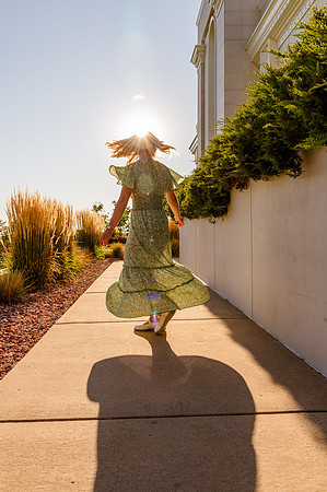 Missionary Photoshoot: Isabelle Petersen at Bountiful Temple