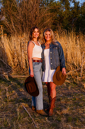 Family Portraits at Wheeler Farm: Alicia Peterson's Blended Family in the Glow of Sunset