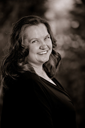 Christine Palmer: A Headshot Session with Personality & Creativity