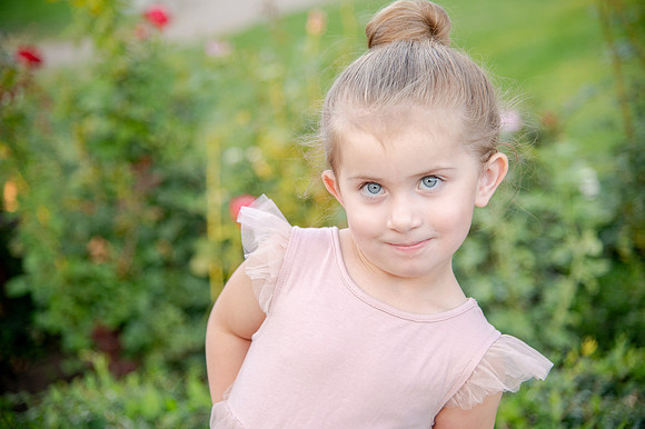 Golden Hour Family Portraits at the International Peace Gardens – The Boss Family1076
