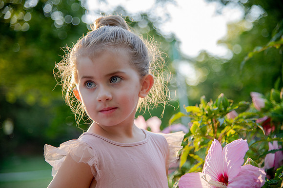 Golden Hour Family Portraits at the International Peace Gardens – The Boss Family967