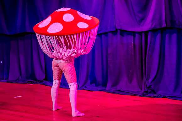 Kiki Cabaret53795