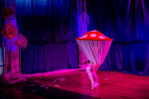 Kiki Cabaret53791