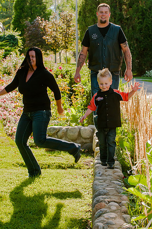 Family Pictues at the International Peace Gardens slc,utah-8777