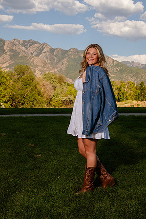 Family Portraits at Wheeler Farm: Alicia Peterson's Blended Family in the Glow of Sunset