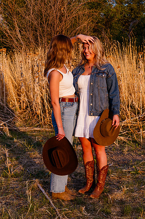 Family Portraits at Wheeler Farm: Alicia Peterson's Blended Family in the Glow of Sunset
