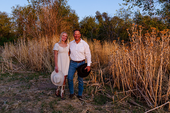 Family Portraits at Wheeler Farm: Alicia Peterson's Blended Family in the Glow of Sunset