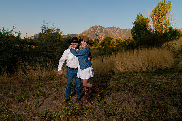 Family Portraits at Wheeler Farm: Alicia Peterson's Blended Family in the Glow of Sunset