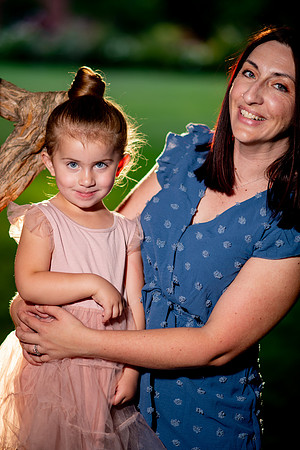 Golden Hour Family Portraits at the International Peace Gardens – The Boss Family8570