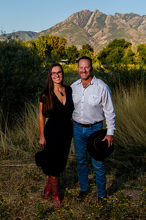 Family Portraits at Wheeler Farm: Alicia Peterson's Blended Family in the Glow of Sunset