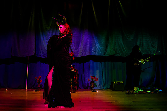 Kiki Halloween73096