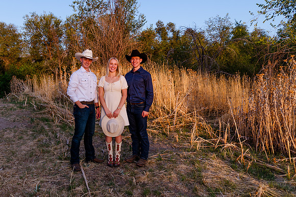 Family Portraits at Wheeler Farm: Alicia Peterson's Blended Family in the Glow of Sunset