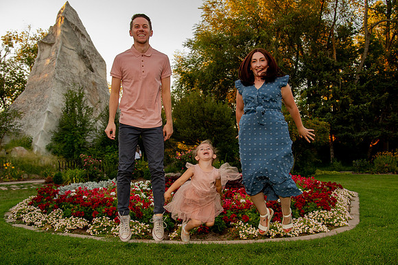 Golden Hour Family Portraits at the International Peace Gardens – The Boss Family1254