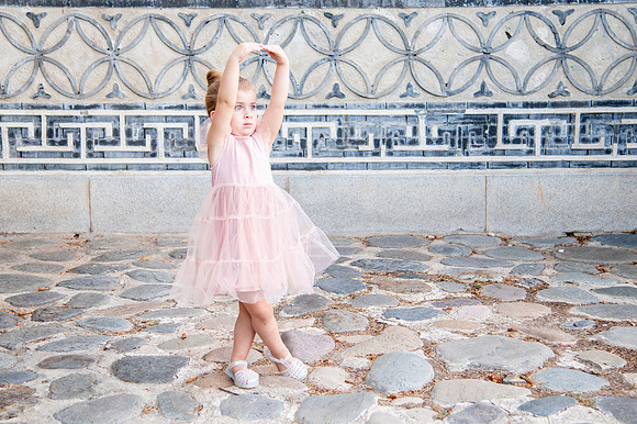 Golden Hour Family Portraits at the International Peace Gardens – The Boss Family886