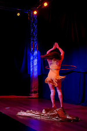 Kiki Cabaret54329