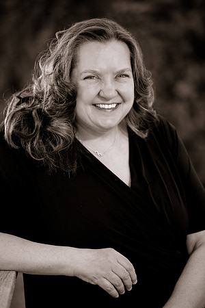Christine Palmer: A Headshot Session with Personality & Creativity