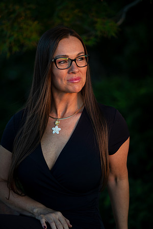 Missionary Photoshoot: Isabelle Petersen at Bountiful Temple