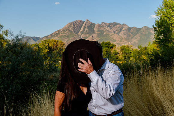 Family Portraits at Wheeler Farm: Alicia Peterson's Blended Family in the Glow of Sunset