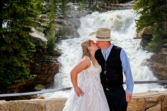 now in June: Megan Collins and Seth Underwood's Mountain Wedding