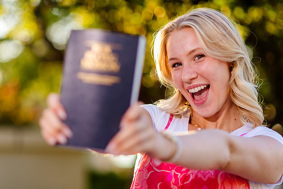 Missionary Photoshoot: Isabelle Petersen at Bountiful Temple