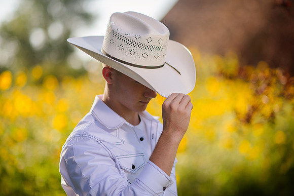 Family Portraits at Wheeler Farm: Alicia Peterson's Blended Family in the Glow of Sunset