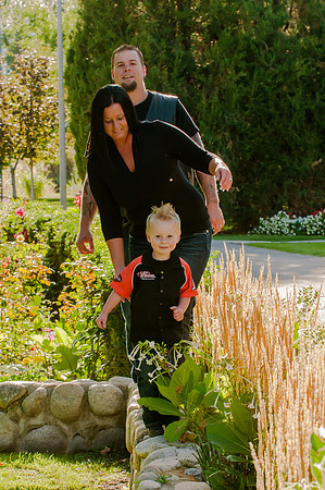 Family Pictues at the International Peace Gardens slc,utah-8767