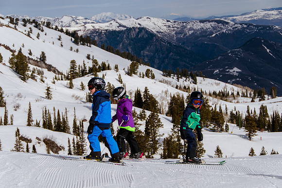 Family Ski at Snowbasin 4-5-17-8678