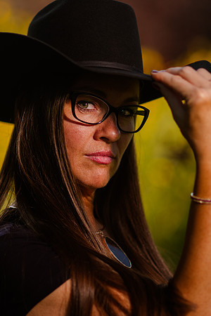 Family Portraits at Wheeler Farm: Alicia Peterson's Blended Family in the Glow of Sunset