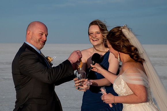 Heather Ohman & Chad Winget’s Windswept Wedding Adventure at the Utah Salt Flats021004