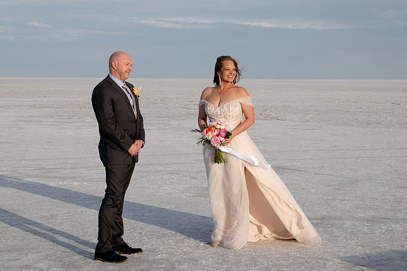 Heather Ohman & Chad Winget’s Windswept Wedding Adventure at the Utah Salt Flats020742
