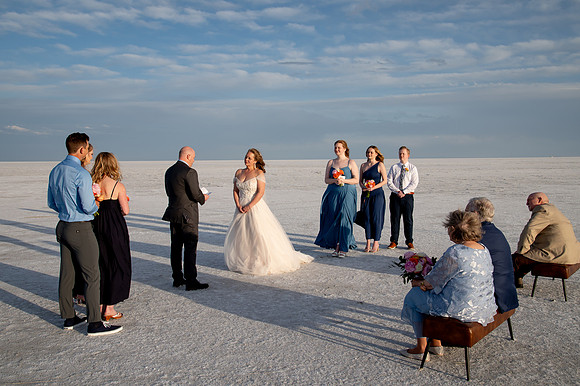 Heather Ohman & Chad Winget’s Windswept Wedding Adventure at the Utah Salt Flats020891