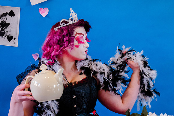 Mad Hatter's Tea Party112043