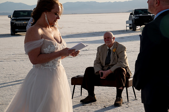 Heather Ohman & Chad Winget’s Windswept Wedding Adventure at the Utah Salt Flats020867