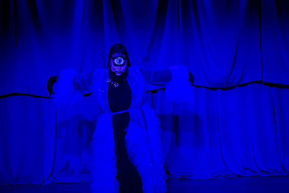 Kiki Cabaret54857