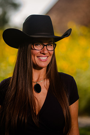 Family Portraits at Wheeler Farm: Alicia Peterson's Blended Family in the Glow of Sunset