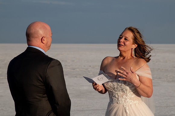 Heather Ohman & Chad Winget’s Windswept Wedding Adventure at the Utah Salt Flats020841