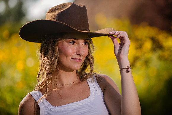Family Portraits at Wheeler Farm: Alicia Peterson's Blended Family in the Glow of Sunset