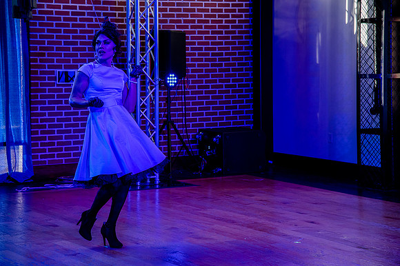Kiki Cabaret 39521