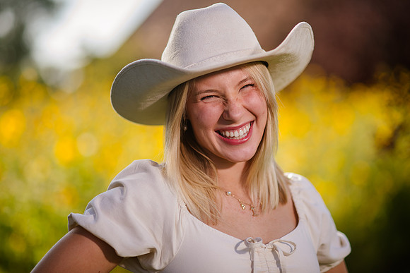 Family Portraits at Wheeler Farm: Alicia Peterson's Blended Family in the Glow of Sunset