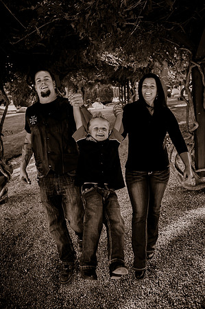 Family Pictues at the International Peace Gardens slc,utah-9754