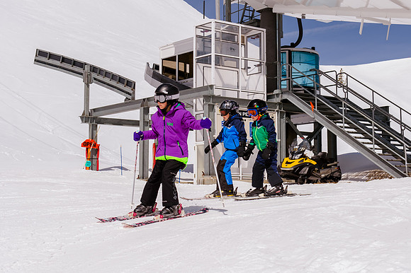 Family Ski at Snowbasin 4-5-17-7496-2