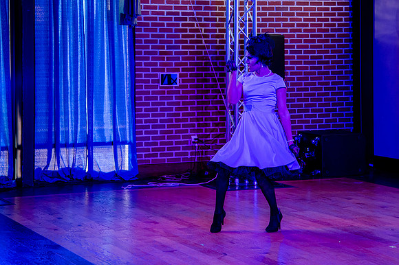 Kiki Cabaret 39527