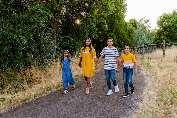 900Family Portraits at Wheeler Farm