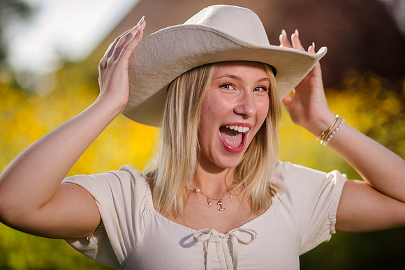 Family Portraits at Wheeler Farm: Alicia Peterson's Blended Family in the Glow of Sunset