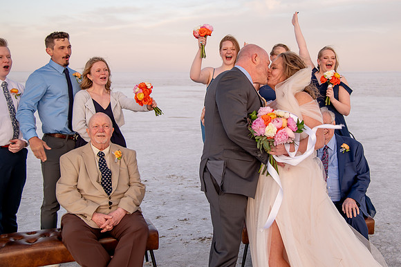 Heather Ohman & Chad Winget’s Windswept Wedding Adventure at the Utah Salt Flats021155